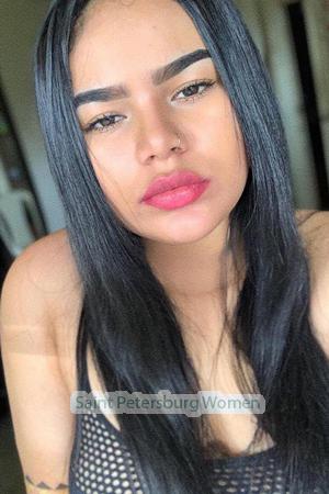 196158 - Laura Age: 25 - Colombia