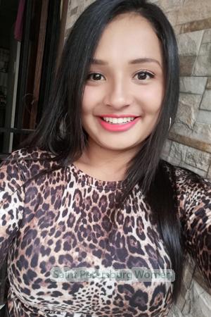 204021 - Tavy Age: 25 - Costa Rica