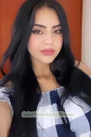 204339 - Laura Age: 26 - Colombia