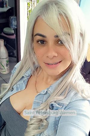 210413 - Stephanie Age: 42 - Costa Rica