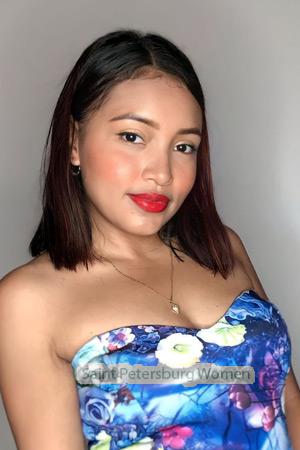 211257 - Jessenia Age: 27 - Colombia