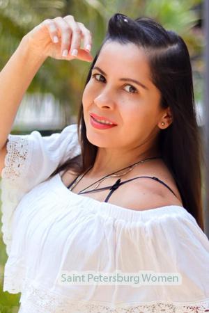 218132 - Lucero Age: 44 - Colombia